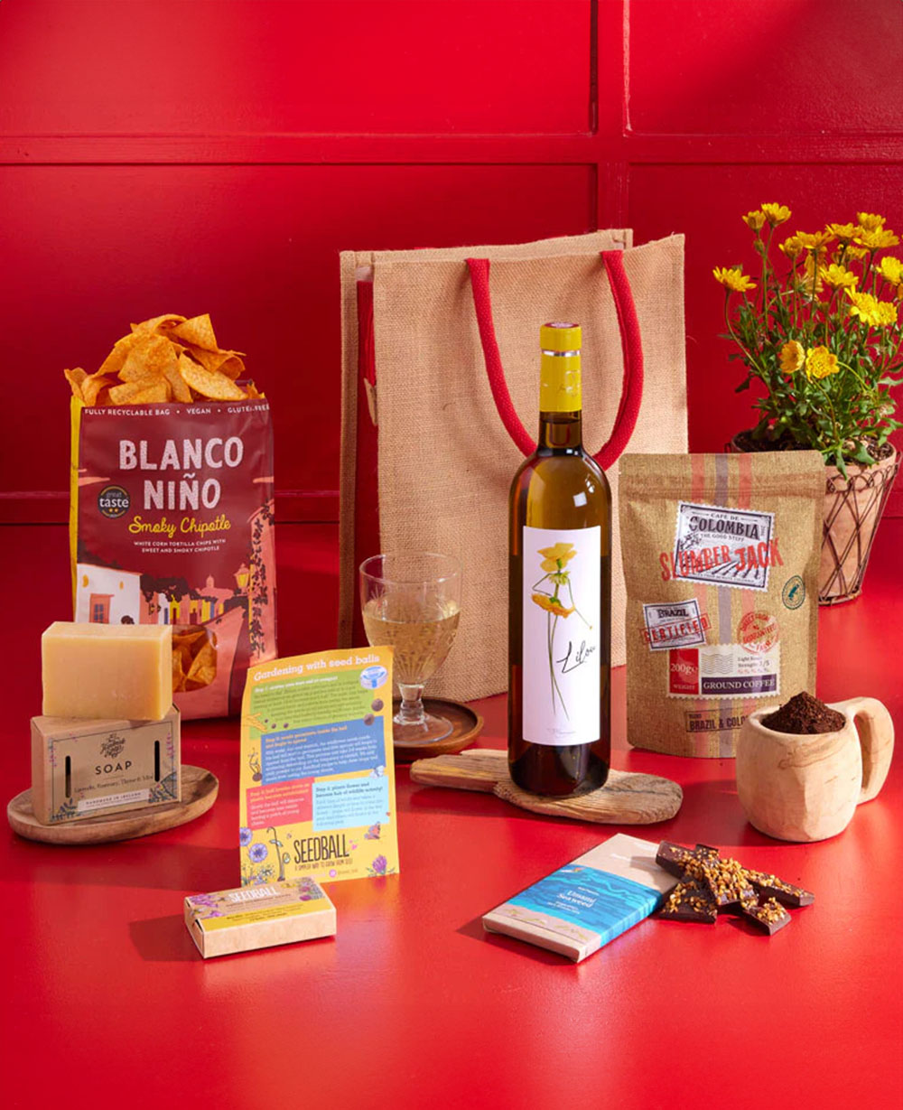 Natural Treats with White Wine Gift Bag Natural Treats with White Wine Gift Bag